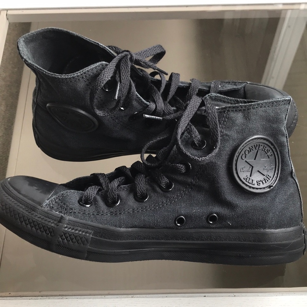Converse All-Star Unisex Men’s 5.5 Women’s 7.5